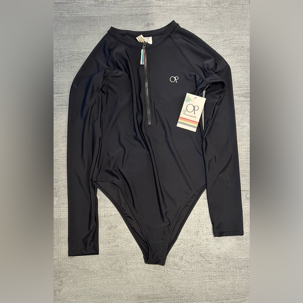 OCEAN PACIFIC Rashguard suit front zipper color black size L new with tag